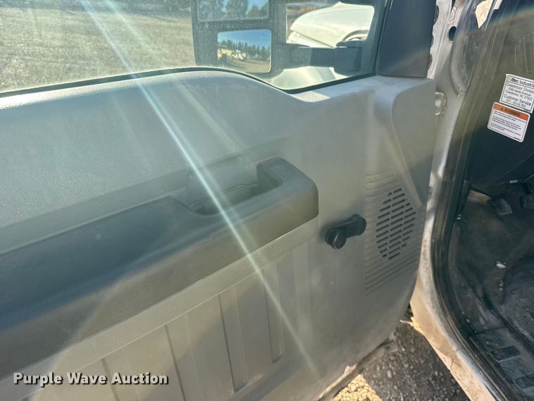 image for item EU6224 2016 Ford F550 Super Duty XL bucket truck