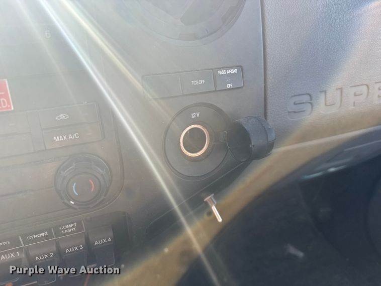 image for item EU6224 2016 Ford F550 Super Duty XL bucket truck