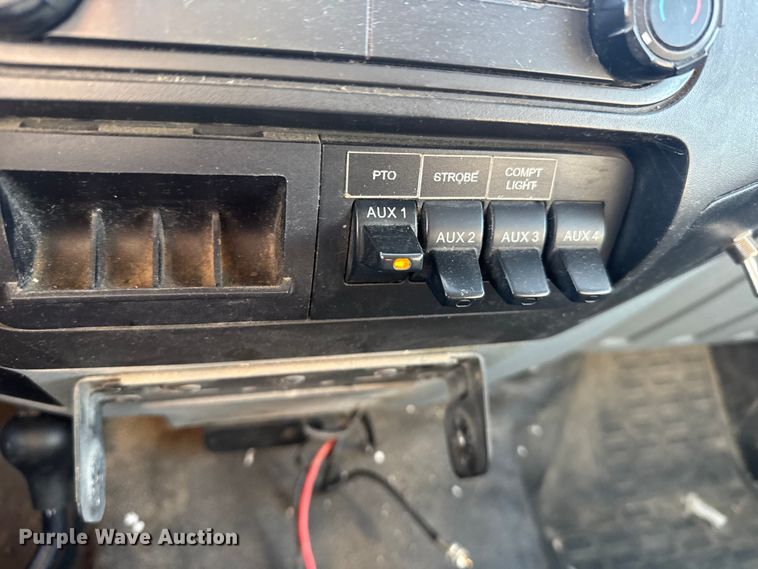 image for item EU6224 2016 Ford F550 Super Duty XL bucket truck