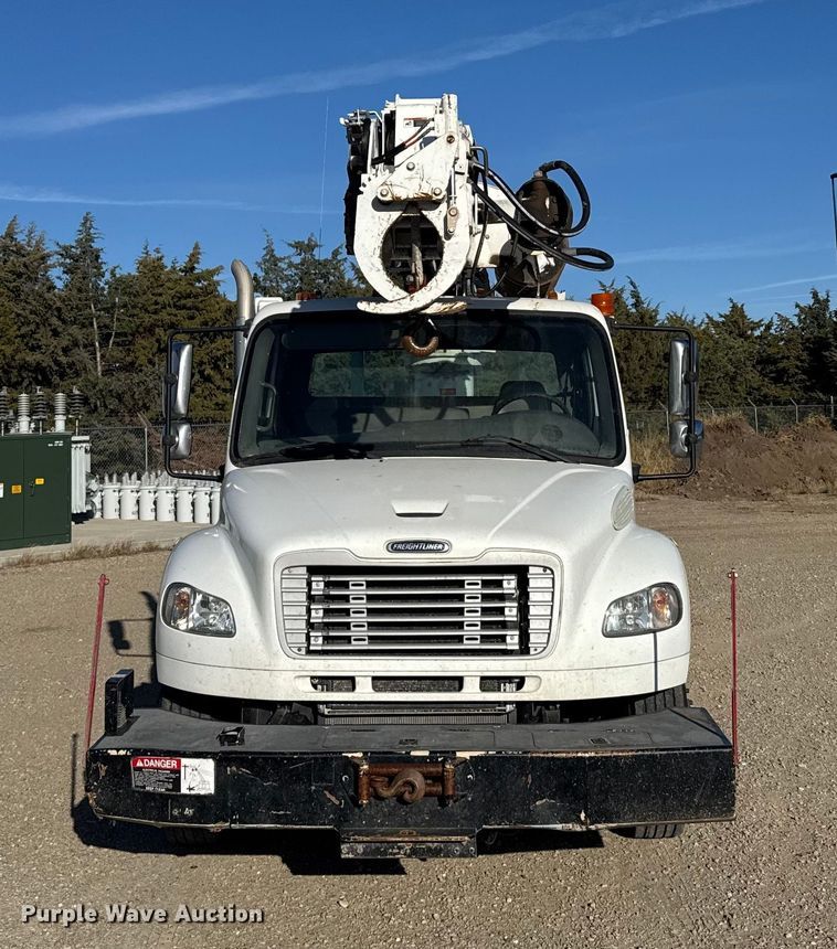 image for item EU6225 2014 Freightliner Business Class M2 digger derrick truck