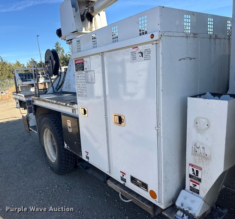 image for item EU6225 2014 Freightliner Business Class M2 digger derrick truck