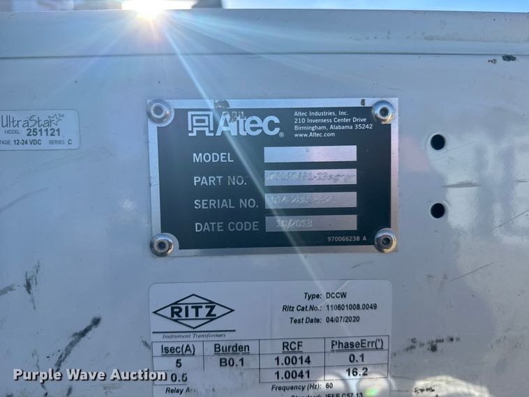 image for item EU6225 2014 Freightliner Business Class M2 digger derrick truck