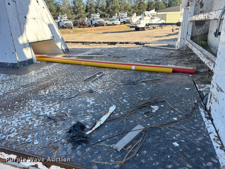 image for item EU6225 2014 Freightliner Business Class M2 digger derrick truck