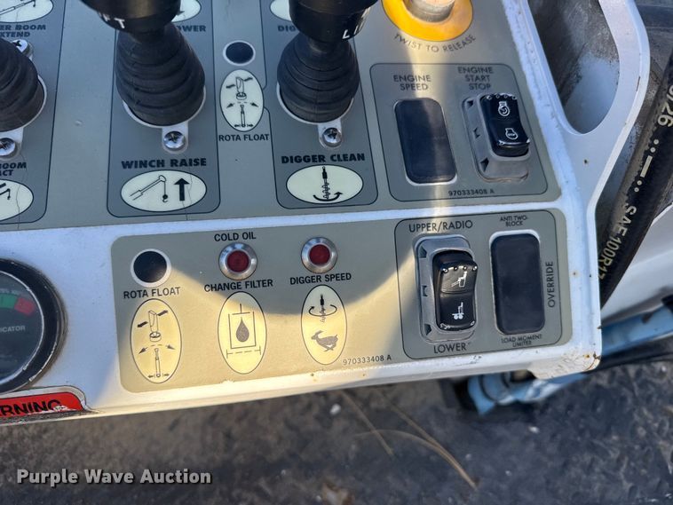 image for item EU6225 2014 Freightliner Business Class M2 digger derrick truck