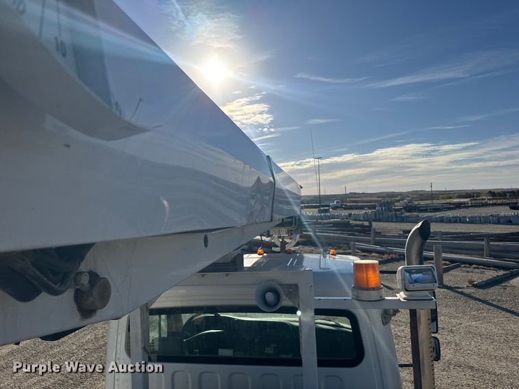 image for item EU6225 2014 Freightliner Business Class M2 digger derrick truck