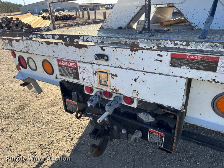 image for item EU6225 2014 Freightliner Business Class M2 digger derrick truck