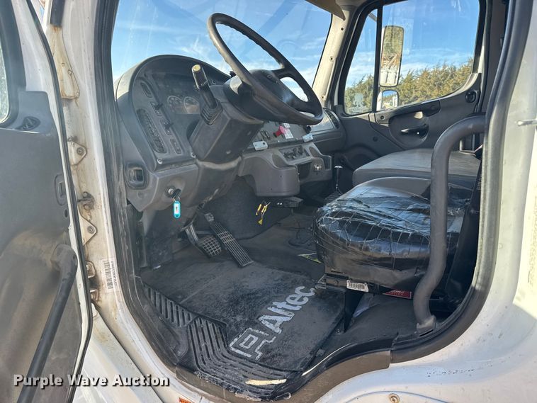 image for item EU6225 2014 Freightliner Business Class M2 digger derrick truck