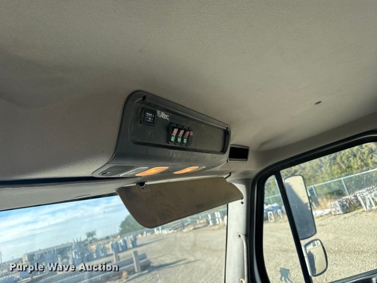 image for item EU6225 2014 Freightliner Business Class M2 digger derrick truck