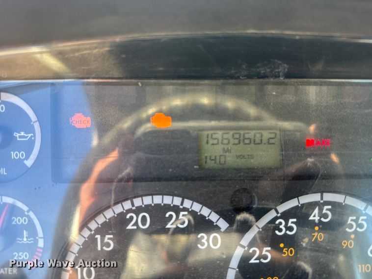 image for item EU6225 2014 Freightliner Business Class M2 digger derrick truck