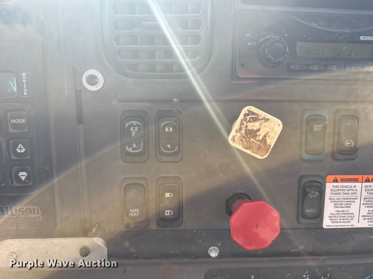 image for item EU6225 2014 Freightliner Business Class M2 digger derrick truck