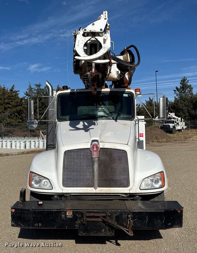 image for item EU6227 2011 Kenworth T3 Series digger derrick truck