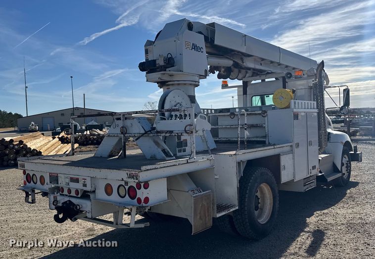 image for item EU6227 2011 Kenworth T3 Series digger derrick truck