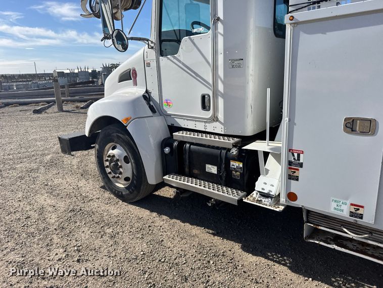 image for item EU6227 2011 Kenworth T3 Series digger derrick truck