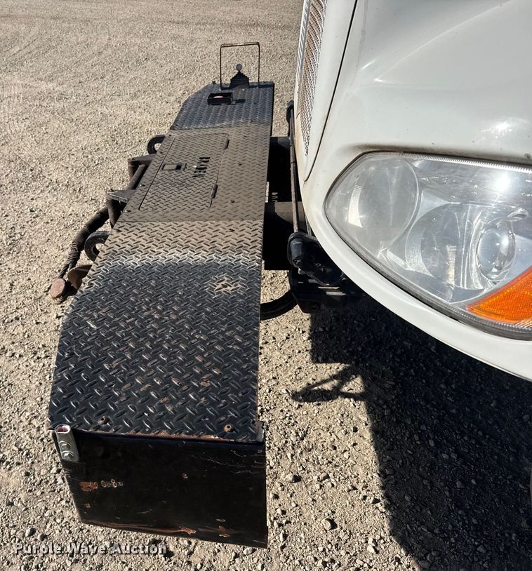 image for item EU6227 2011 Kenworth T3 Series digger derrick truck