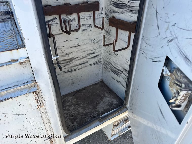 image for item EU6227 2011 Kenworth T3 Series digger derrick truck