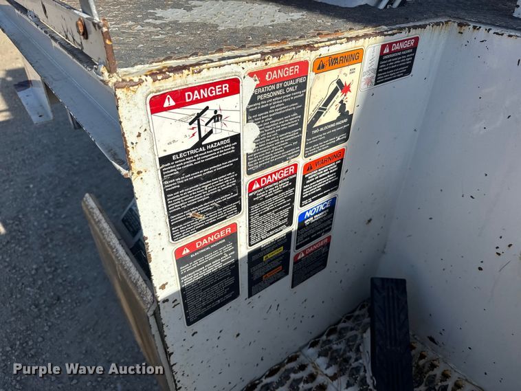 image for item EU6227 2011 Kenworth T3 Series digger derrick truck