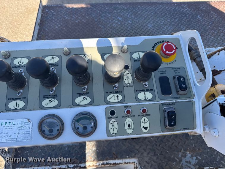 image for item EU6227 2011 Kenworth T3 Series digger derrick truck