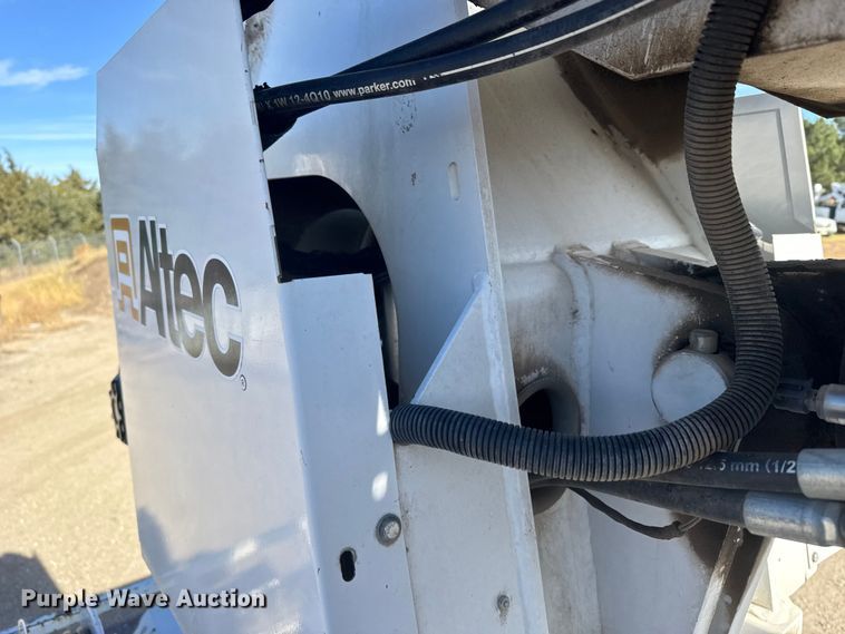 image for item EU6227 2011 Kenworth T3 Series digger derrick truck