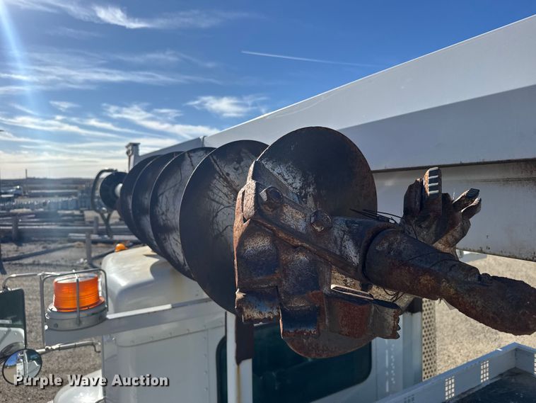 image for item EU6227 2011 Kenworth T3 Series digger derrick truck