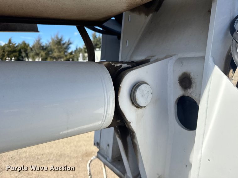 image for item EU6227 2011 Kenworth T3 Series digger derrick truck