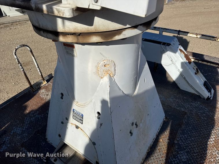 image for item EU6227 2011 Kenworth T3 Series digger derrick truck