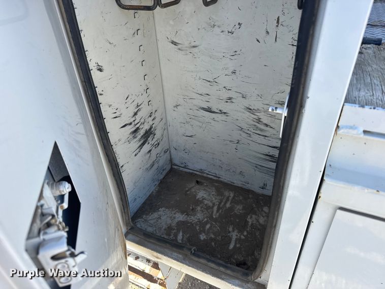 image for item EU6227 2011 Kenworth T3 Series digger derrick truck