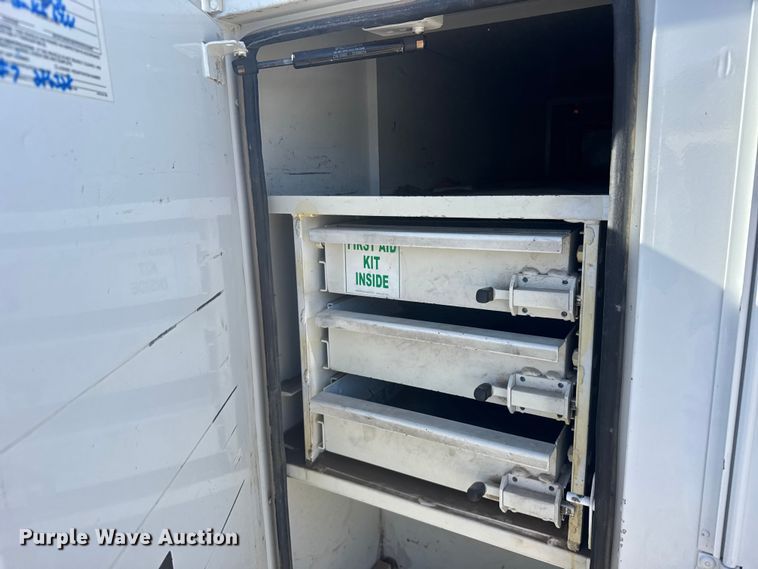 image for item EU6227 2011 Kenworth T3 Series digger derrick truck