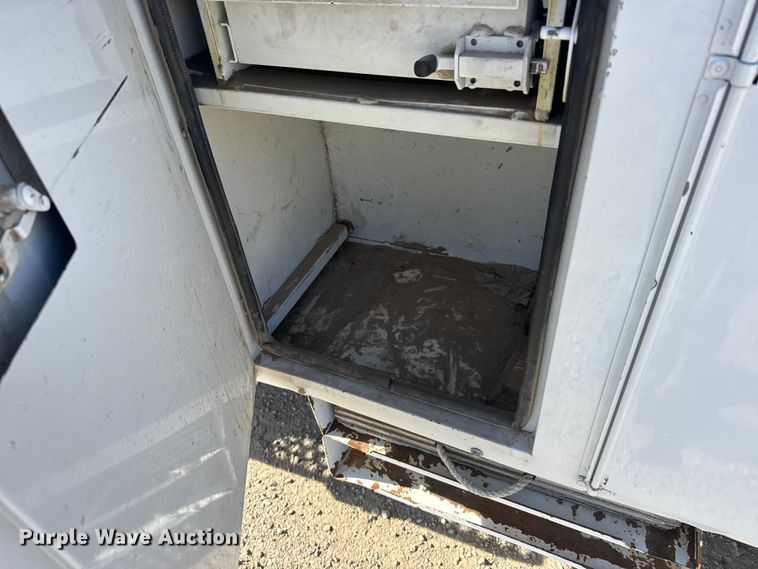 image for item EU6227 2011 Kenworth T3 Series digger derrick truck