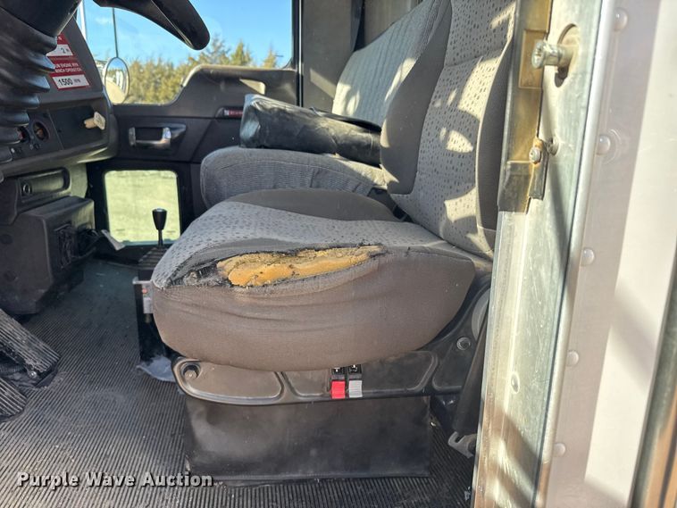 image for item EU6227 2011 Kenworth T3 Series digger derrick truck