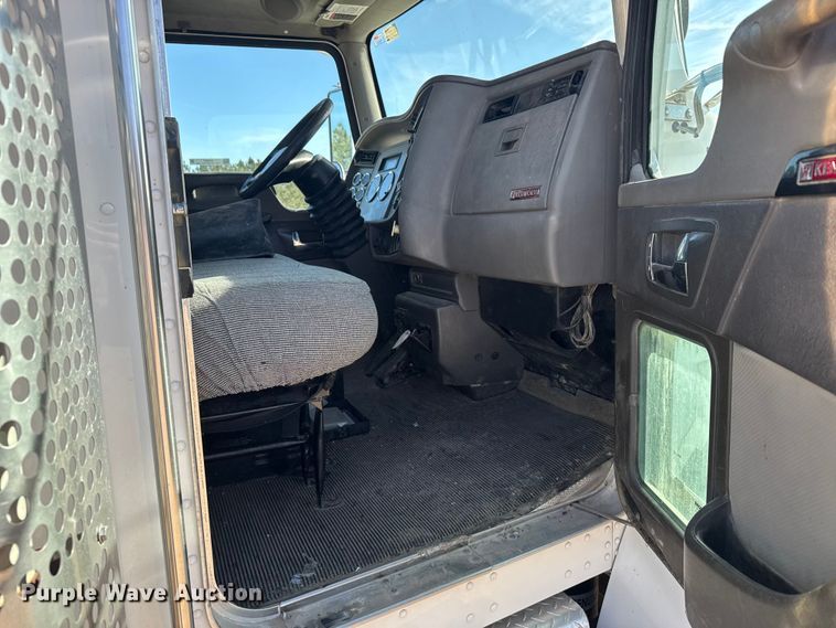 image for item EU6227 2011 Kenworth T3 Series digger derrick truck