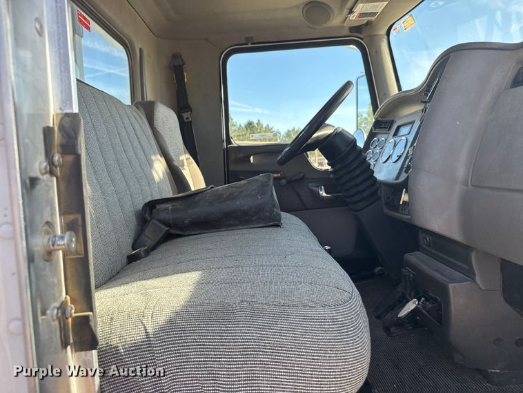 image for item EU6227 2011 Kenworth T3 Series digger derrick truck