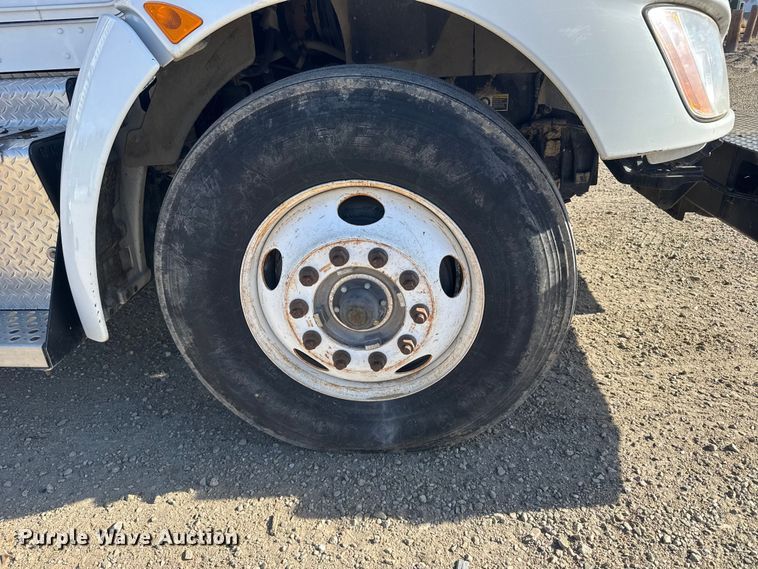 image for item EU6227 2011 Kenworth T3 Series digger derrick truck