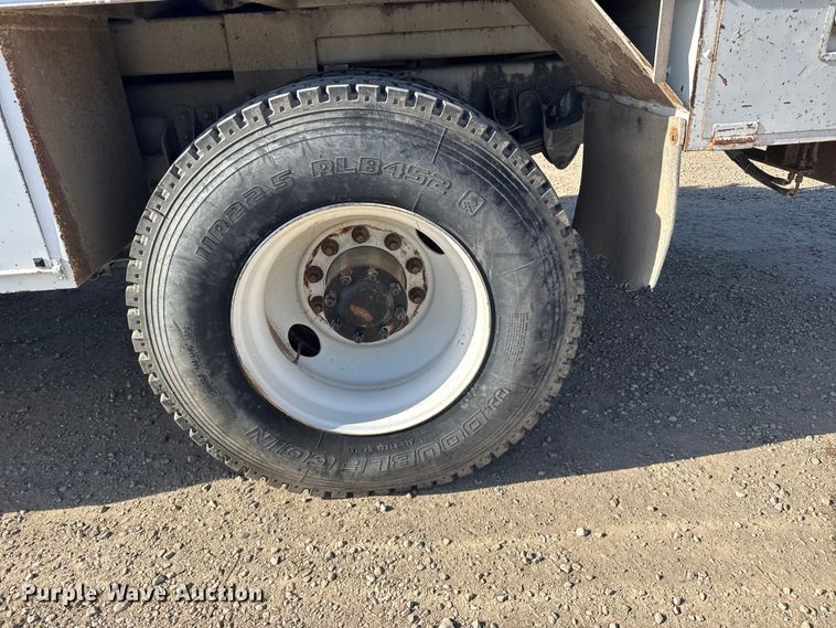 image for item EU6227 2011 Kenworth T3 Series digger derrick truck