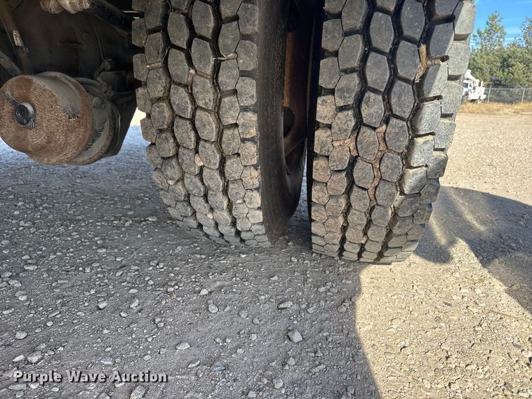 image for item EU6227 2011 Kenworth T3 Series digger derrick truck