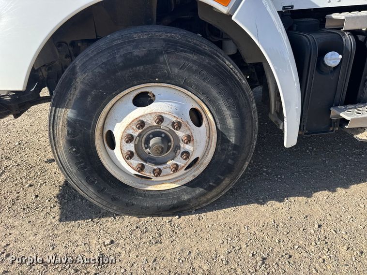 image for item EU6227 2011 Kenworth T3 Series digger derrick truck