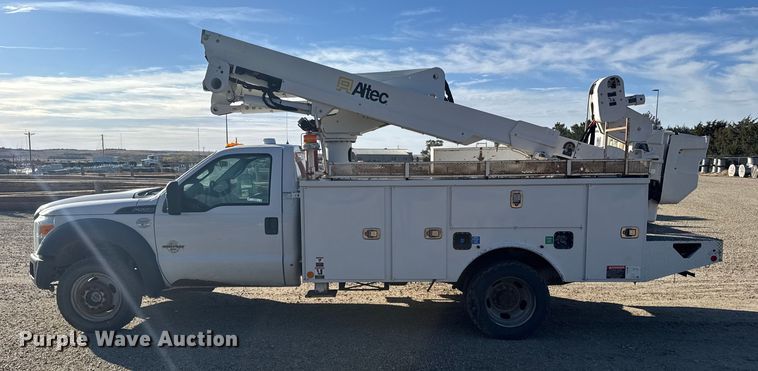 image for item EU6228 2016 Ford F550 Super Duty  bucket truck