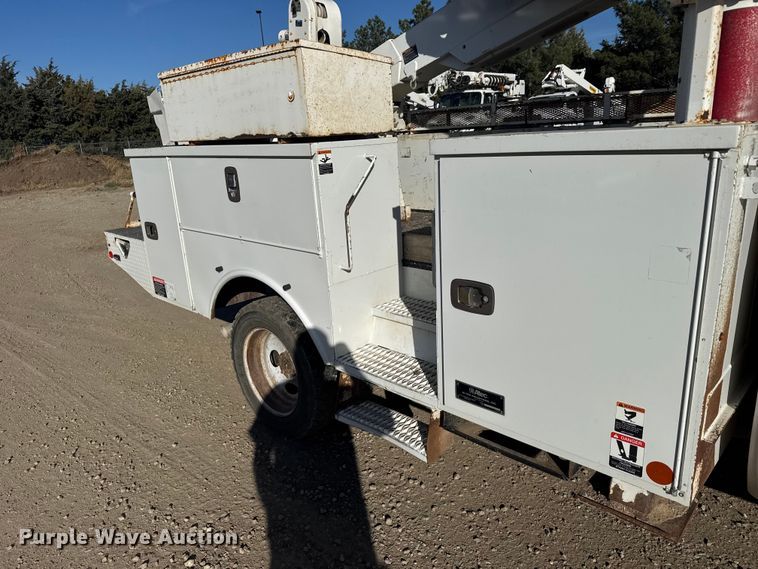 image for item EU6228 2016 Ford F550 Super Duty  bucket truck