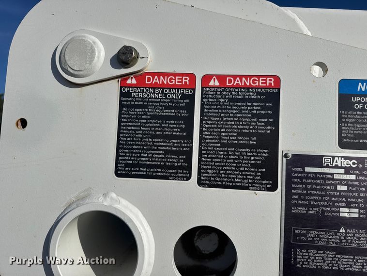 image for item EU6228 2016 Ford F550 Super Duty  bucket truck