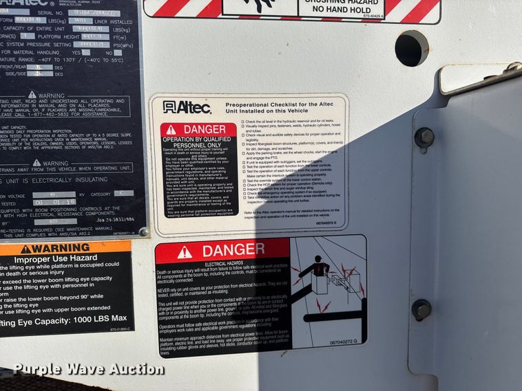 image for item EU6228 2016 Ford F550 Super Duty  bucket truck