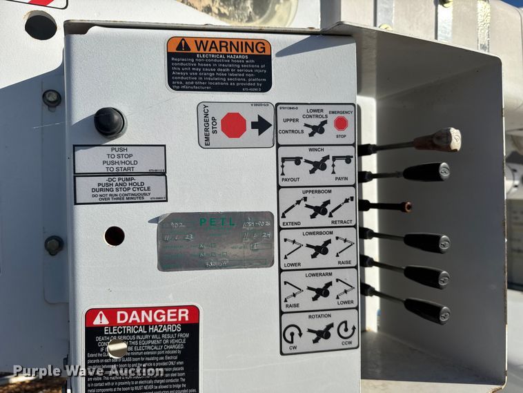 image for item EU6228 2016 Ford F550 Super Duty  bucket truck