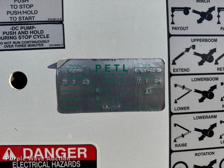 image for item EU6228 2016 Ford F550 Super Duty  bucket truck