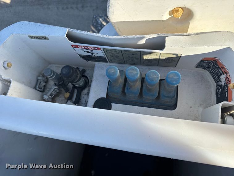 image for item EU6228 2016 Ford F550 Super Duty  bucket truck