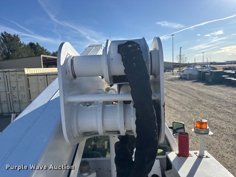 image for item EU6228 2016 Ford F550 Super Duty  bucket truck