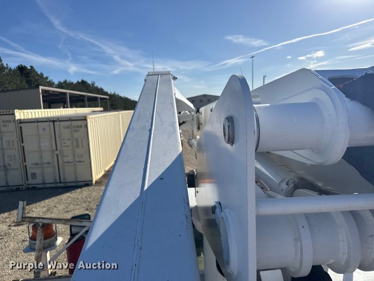 image for item EU6228 2016 Ford F550 Super Duty  bucket truck