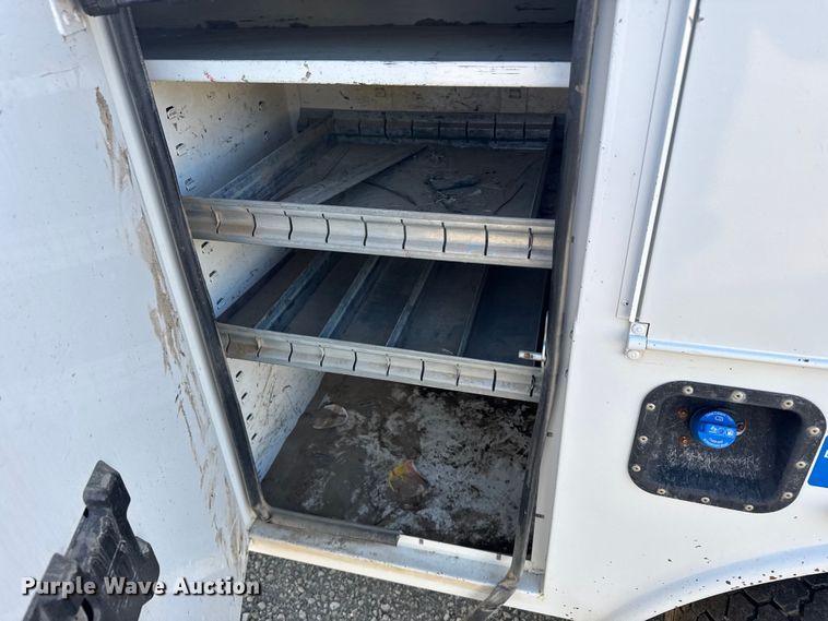 image for item EU6228 2016 Ford F550 Super Duty  bucket truck