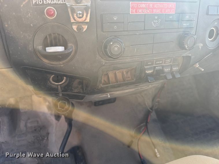 image for item EU6228 2016 Ford F550 Super Duty  bucket truck