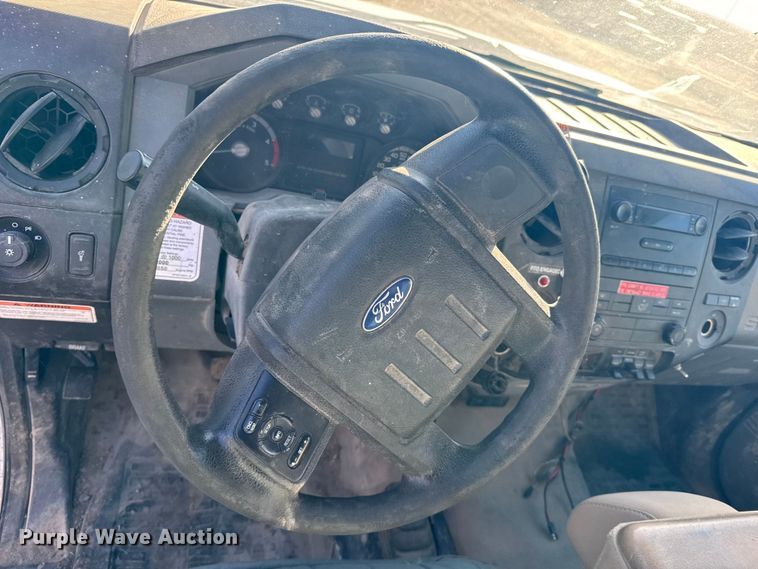 image for item EU6228 2016 Ford F550 Super Duty  bucket truck