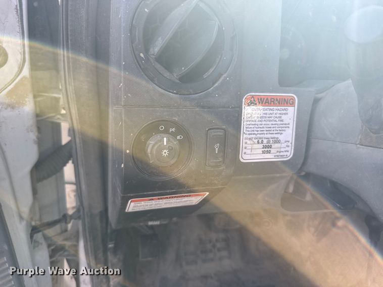 image for item EU6228 2016 Ford F550 Super Duty  bucket truck