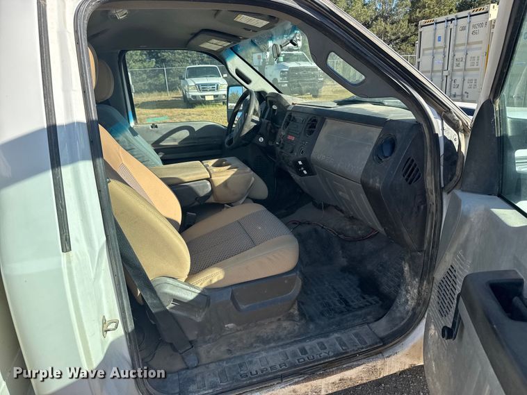 image for item EU6228 2016 Ford F550 Super Duty  bucket truck