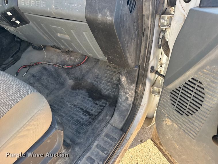 image for item EU6228 2016 Ford F550 Super Duty  bucket truck